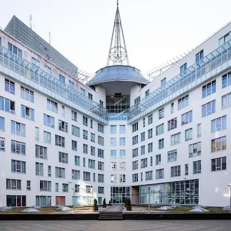 Apartment House Riverside *